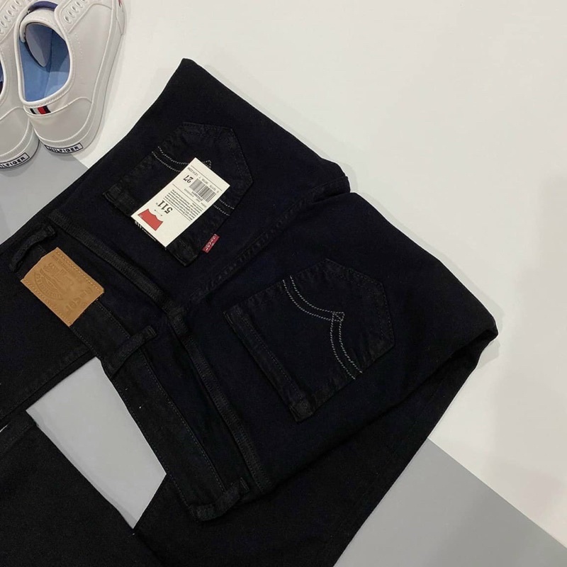 Quần Skinny Đen thêu túi LEVIS