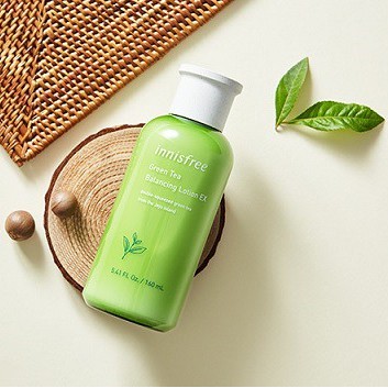 Sữa Dưỡng Da Kiềm Dầu, Ngăn Ngừa Mụn, Cung Cấp Đủ Độ Ẩm Cho Da Trà Xanh Innisfree Green Tea Balancing Lotion Ex 160ml