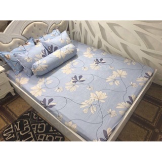 GA POLY COTTON LÁ TRẮNG NỀN XANH DƯƠNG NHẠT MẪU GA MỚI CHẤT LIỆU POLY COTTON ĐẢM BẢO THẤM HÚT TỐT [ 122 KG ]
