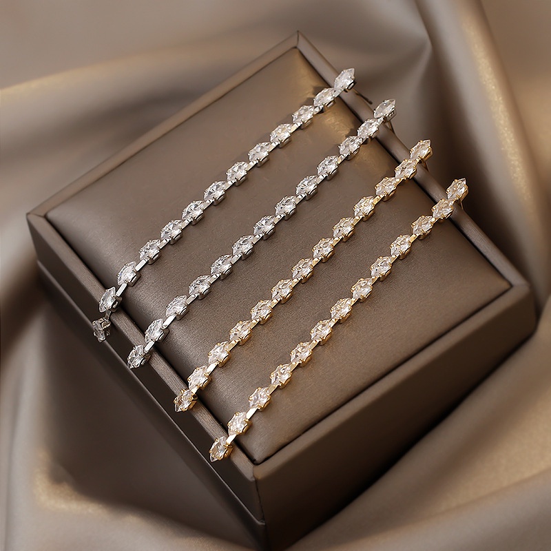 Khuyên Tai Dáng Dài Đính Đá Phối Tua Rua Thời Trang Hàn Quốc Mới