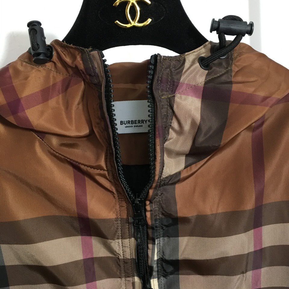 Áo khoác nữ thời trang cao cấp Burberry BBR thiết kế kẻ sọc