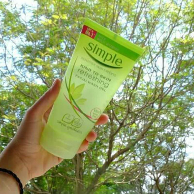 Sữa Rửa Mặt Dạng Gel Dành Cho Da Nhạy Cảm SIMPLE KIND TO SKIN REFRESHING FACIAL WASH GEL 150ml | BigBuy360 - bigbuy360.vn