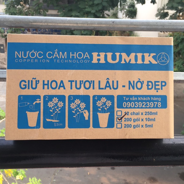 Nước cắm hoa HUMIK thùng 200 gói 10ml