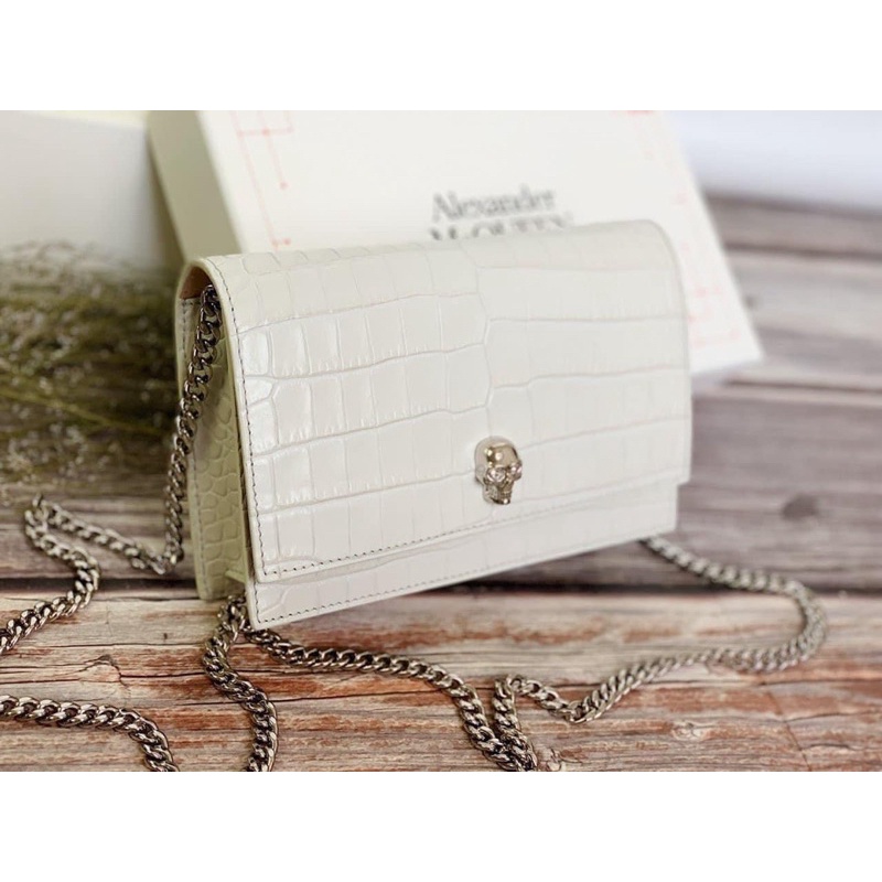 Túi MC Q U E E N woc