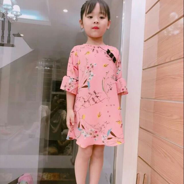 🎈Mẫu này bán lễ trung thu là quá xinh nha.🎈 Váy hoa tay bèo đẹp từng cm, hàng chuẩn bao đổ shop nha,. Sale 100k