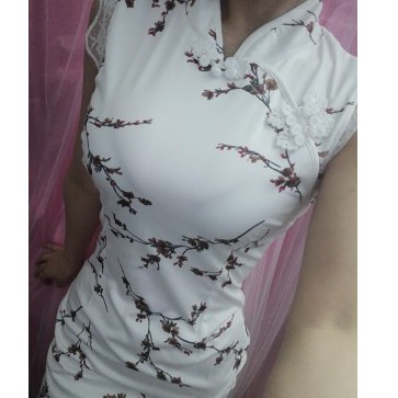 Sườn xám hoa nhí phối ren sexy