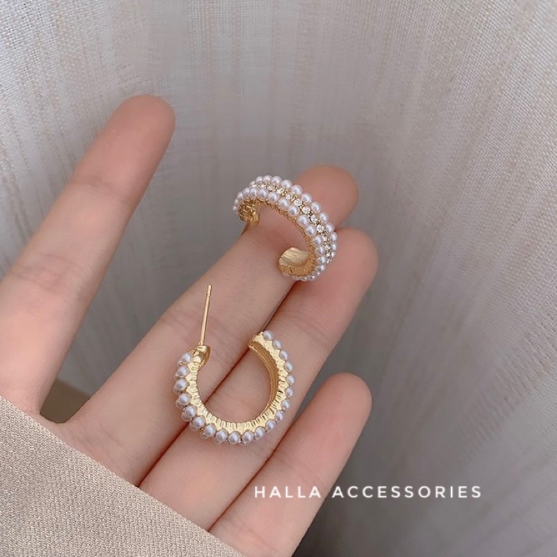 Khuyên tai chuôi bạc S925 đính hạt trai li ti vành hở HALLA BT143