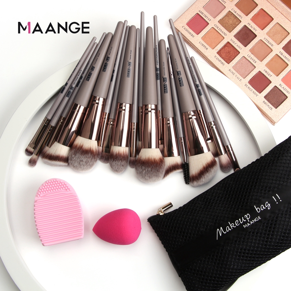 Set 18 Cọ Trang Điểm MAANGE Kèm Bông Phấn Và Miếng Làm Sạch Cọ