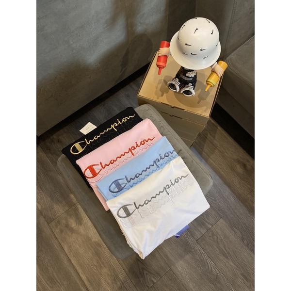 Tee Cʜᴀmᴘɪᴏɴ 3Line thêu toàn bộ chữ. | BigBuy360 - bigbuy360.vn