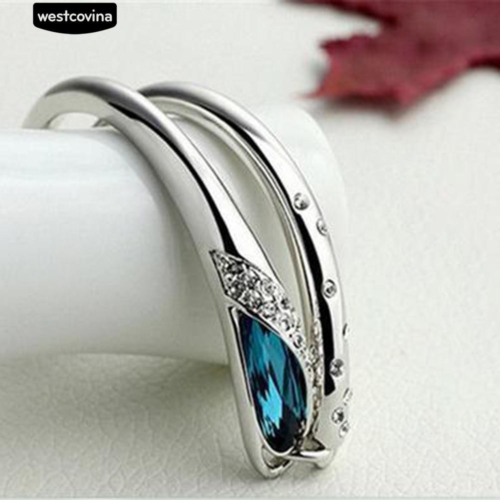 Vòng Tay Hình Chim Công Đính Đá Xanh Sang Trọng