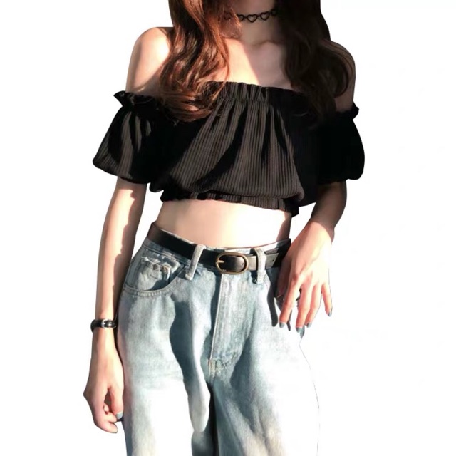 Áo crop top trễ vai đen