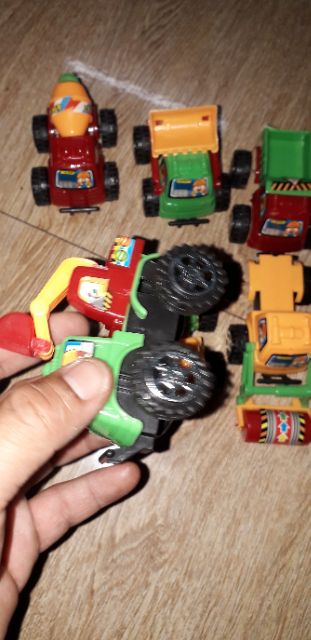 Set 6 xe mô hình xe công trình bằng nhựa chạy chớn