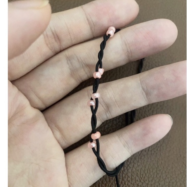 Vòng tay đan dây đính hạt cườm hồng hoa đào