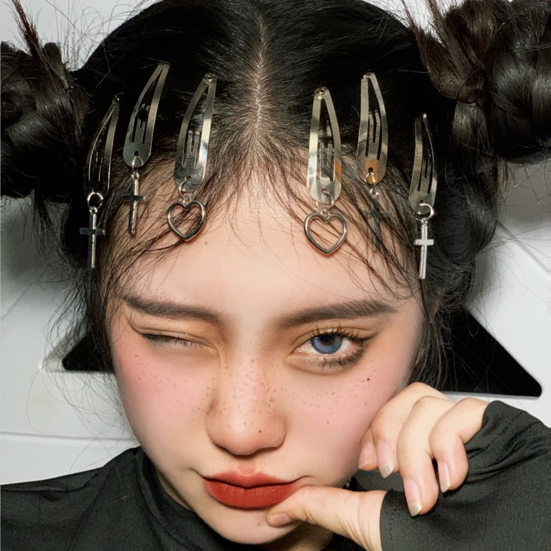 Kẹp tóc phong cách Gothic 12 kiểu tùy chọn thời trang cá tính cho nữ