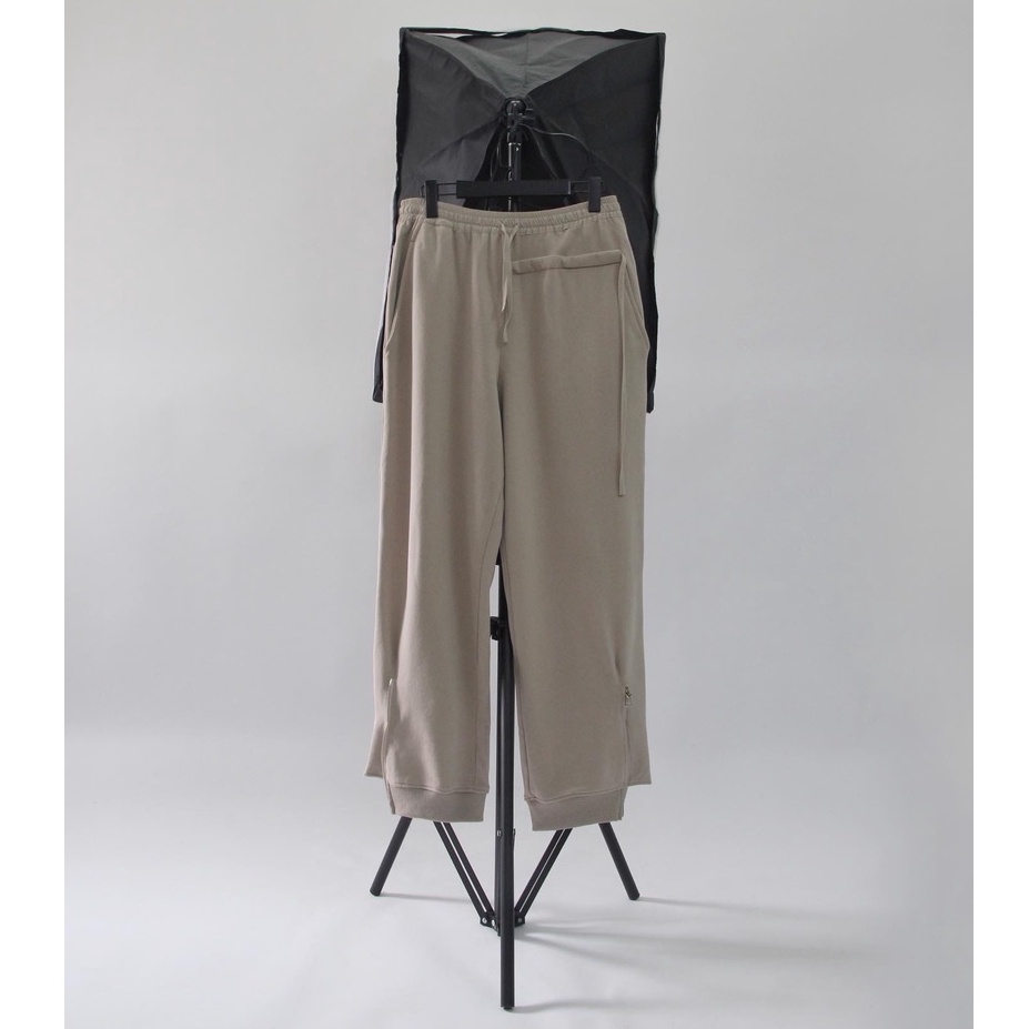 Quần Jogger Zip Kem