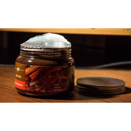 TẨY DA CHẾT BODY_ CHIẾT XUẤT QUẾ HỒI VÀ CAFE NGA 380G_ VARI WAXINGCREAM | BigBuy360 - bigbuy360.vn