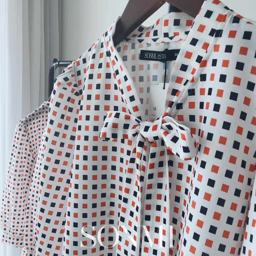 Set Bộ Công Sở SONMI Áo Họa Tiết Chân Váy Dáng Suông Hàn Quốc CAROLINE JOSEPHINE