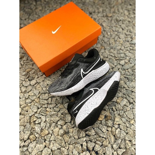 Giày Nike ZoomX Invincible Run Flyknit CT2229-103