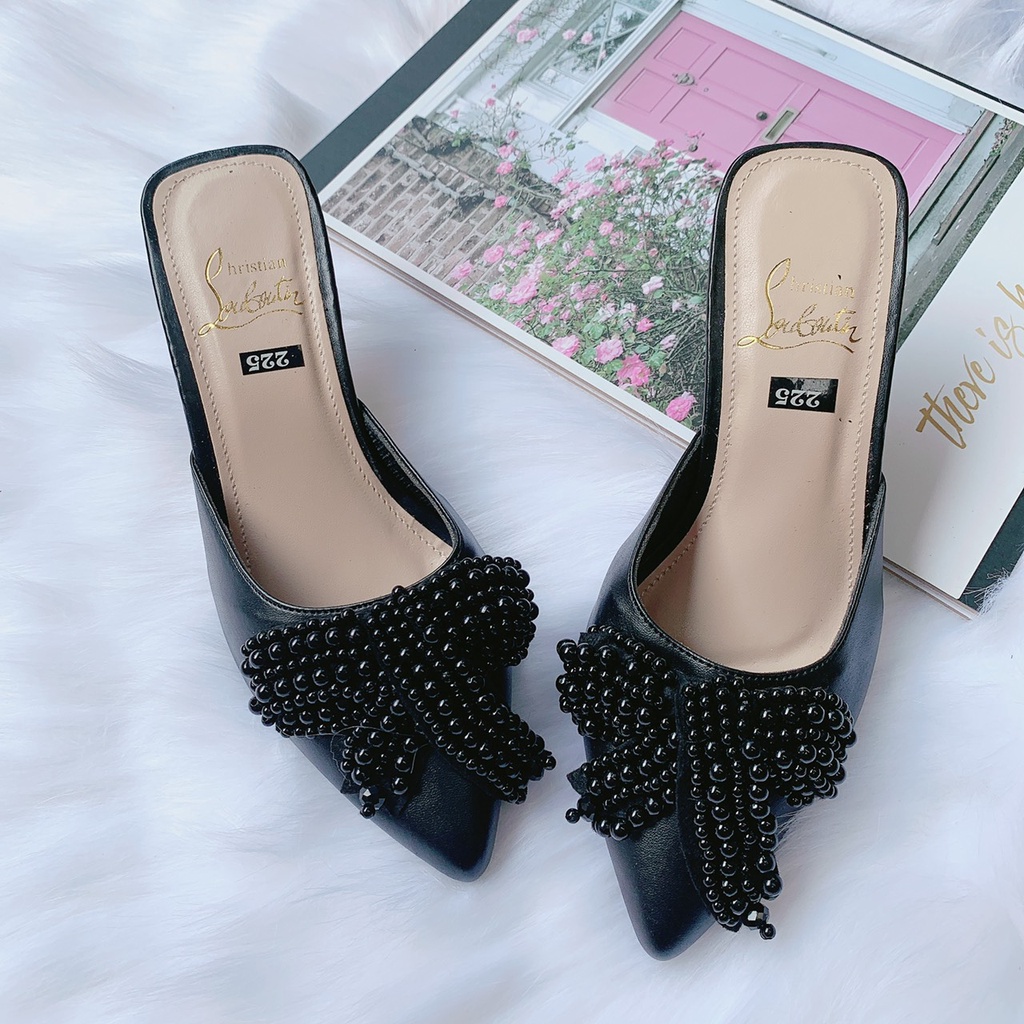 Giày sục chụm ngọc trắng gót nhọn 5p da lộn đẽ đi hót hòn họt