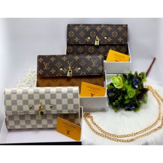 Cluth cầm tay + dây xích đeo