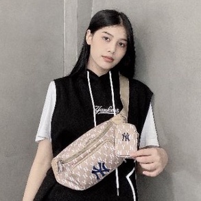 Túi đeo chéo MLB NEWYORK MONOGRAM MÀU KEM, chất vải Canvas chống thấm nước, có kèm túi nhỏ thời trang , chuẩn xịn