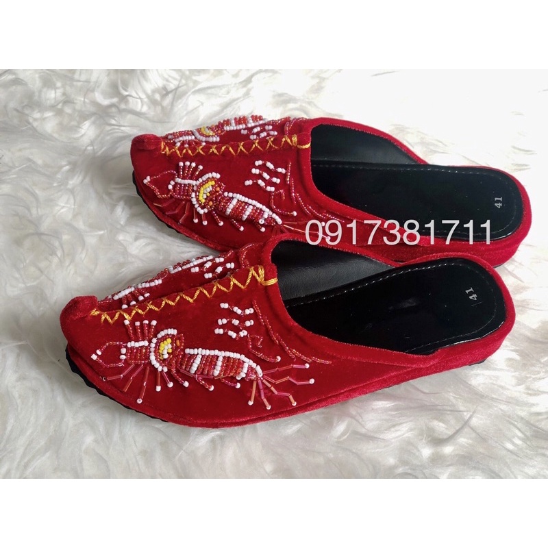 Hài mũi hếch nhung đỏ đính cườm