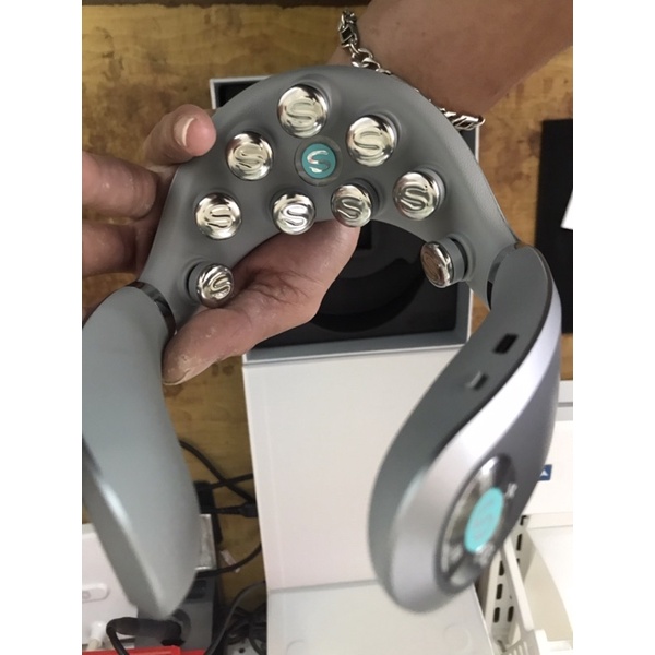 Máy mát xa cổ G7 pro SKG chính hãng