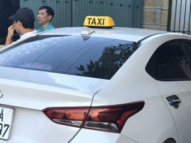 Mào TAXI có đèn, đế nam châm, cỡ to 35cm gồm 2 màu vàng và trắng