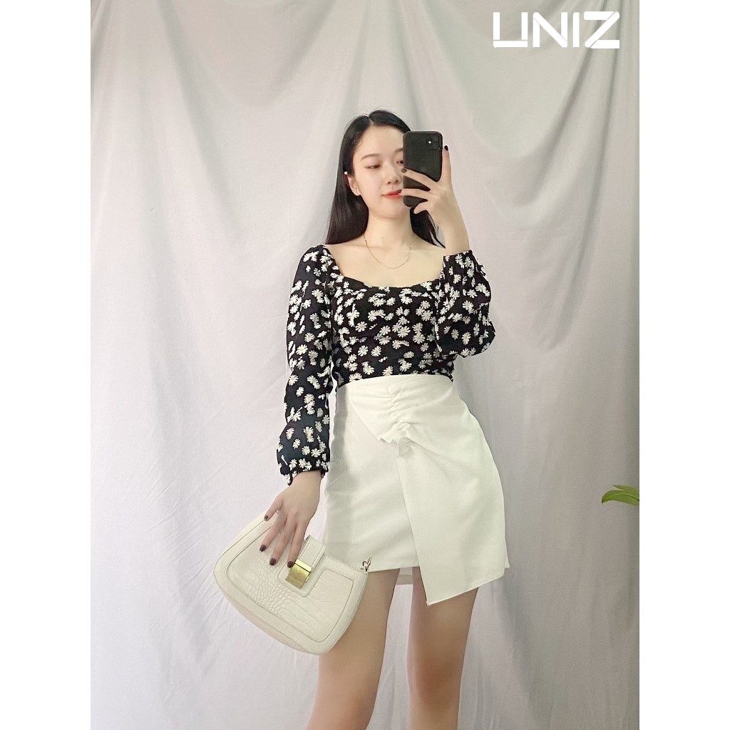 Áo Croptop Hoa Cúc Dài Tay UNIZ Crophoacuc (Màu Đen), Dáng Ngắn, Dài Tay, Cổ Vuông, Chun Sau, Họa Tiết Hoa, Vải Lụa, Mềm