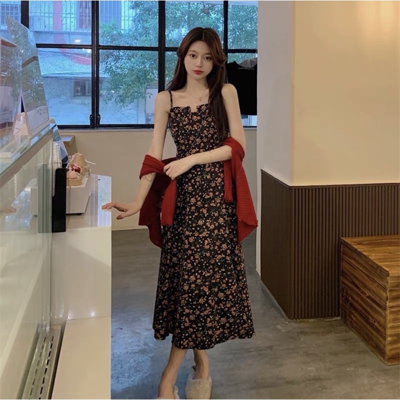 Set đầm midi hoa suông 2 dây kèm áo khoác đỏ | BigBuy360 - bigbuy360.vn