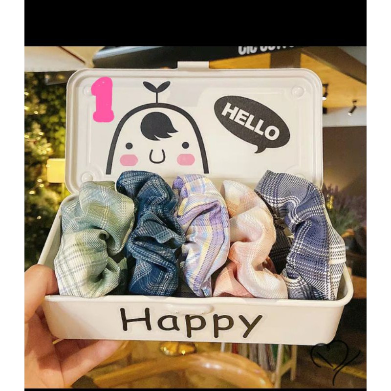 Scrunchies buộc tóc xinh