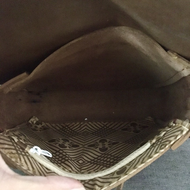 Túi đeo chéo da mộc