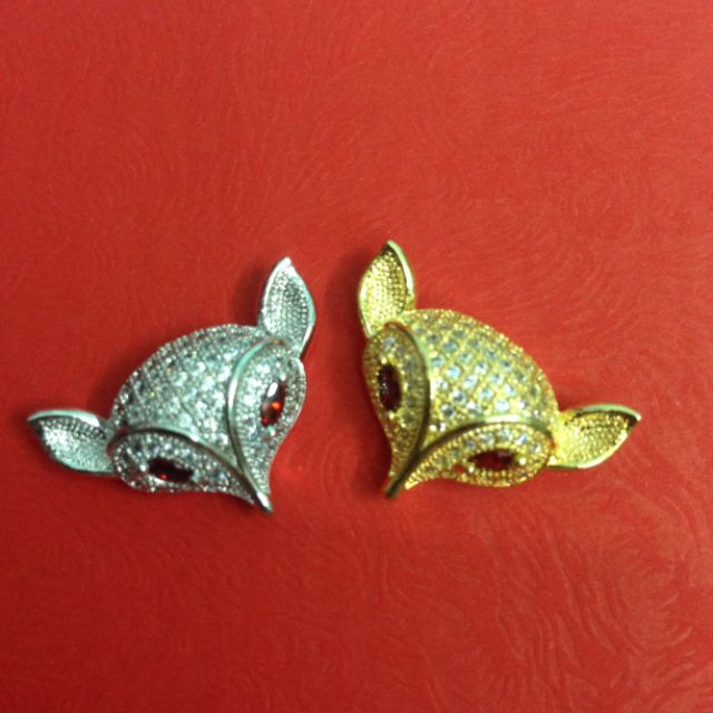 Charm si bạc và vàng Hồ li