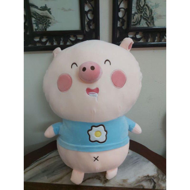 Lợn bông mặc áo trứng