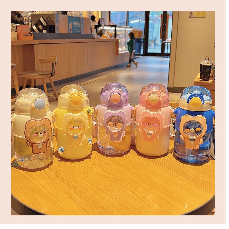 Bình nước ,Bình uống nước cho bé cute mang đi học , Bình có dây đeo hình gấu 720ml cho bé A17