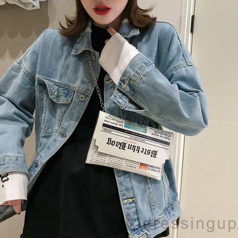DRESSINGUP-Túi xách in chữ mô phỏng tờ báo thời trang nữ