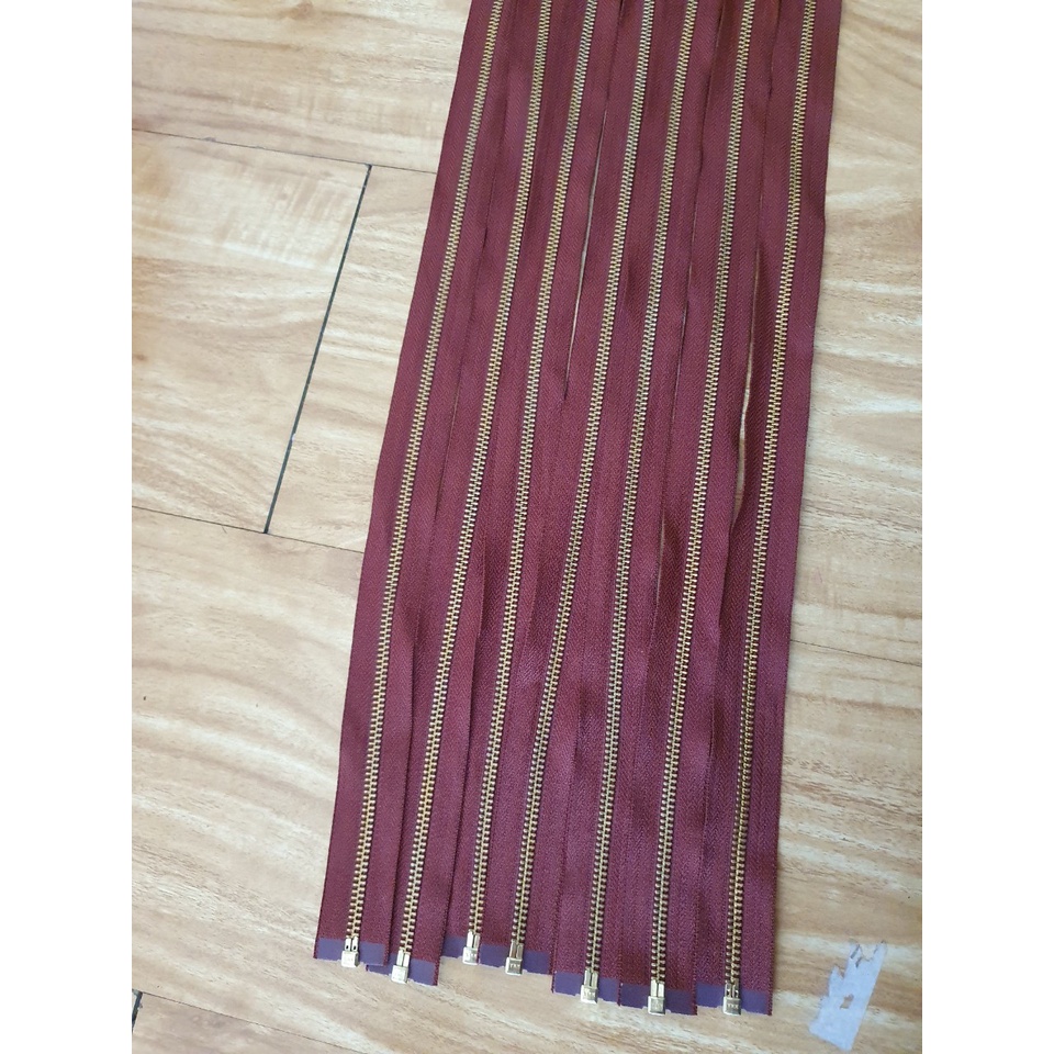 Dây kéo kim loại ykk răng 5  dài 60cm
