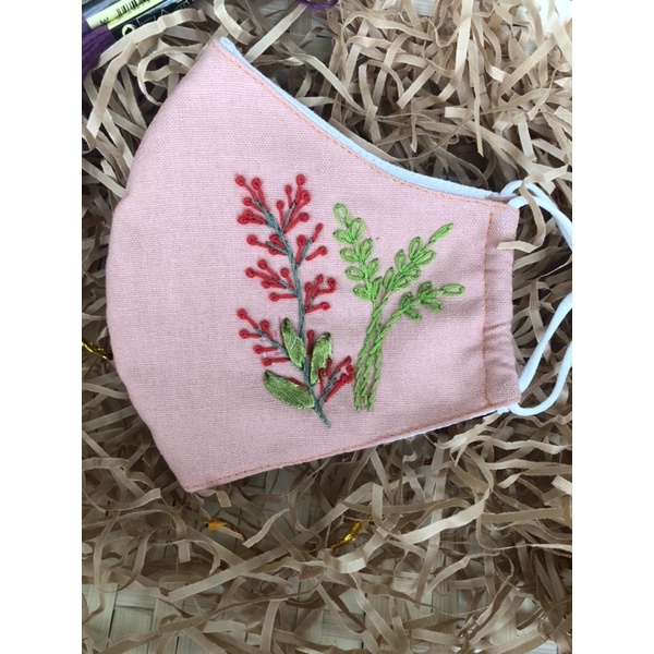 Khẩu trang thêu handmade