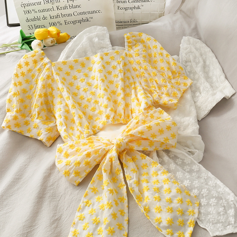 Áo kiểu IELGY tay phồng cổ chữ V in hình hoa cúc dễ thương