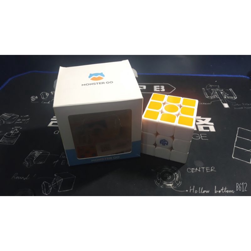 Rubik 3x3 Gan Monster Go Phiên Bản Sticker Trắng Có Nam Châm