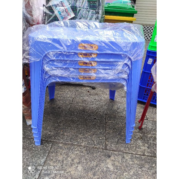 Bàn vuông bé ( nhựa song long)