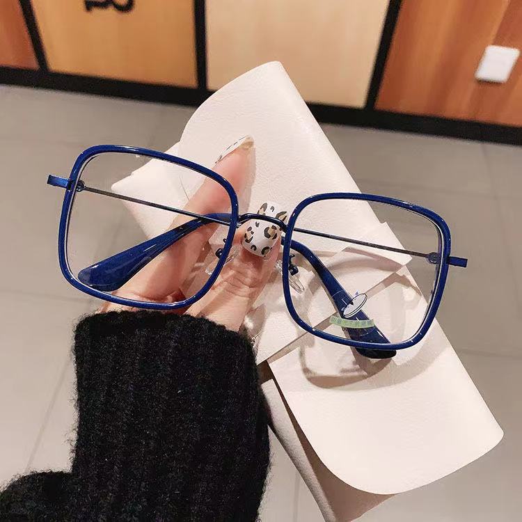 Kính nhám gọng vuông lọc ánh sáng xanh chống bức xạ