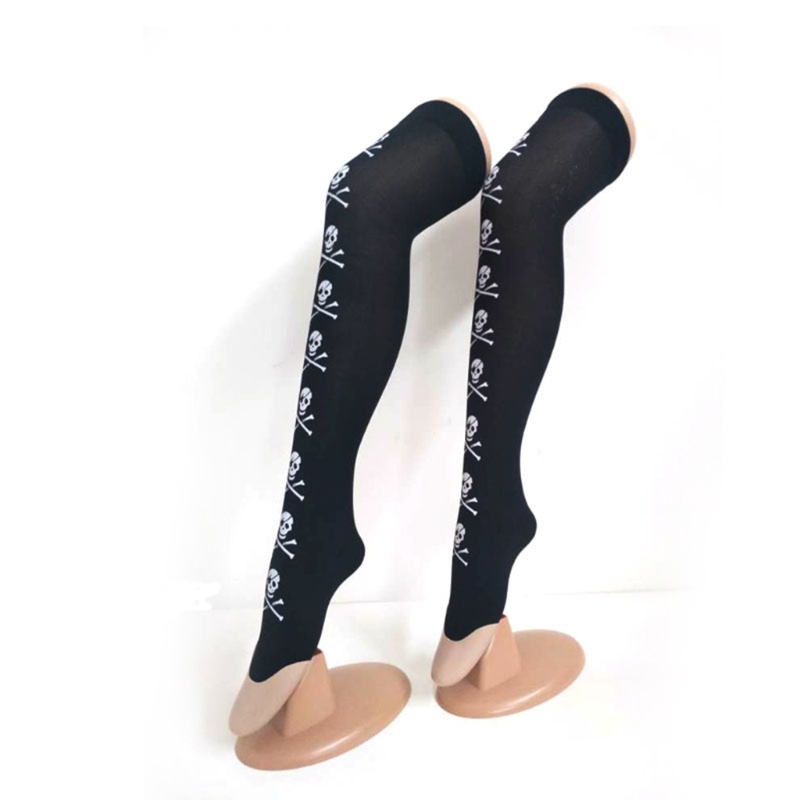 Vớ dài in hình bộ xương cướp biển cho nữ