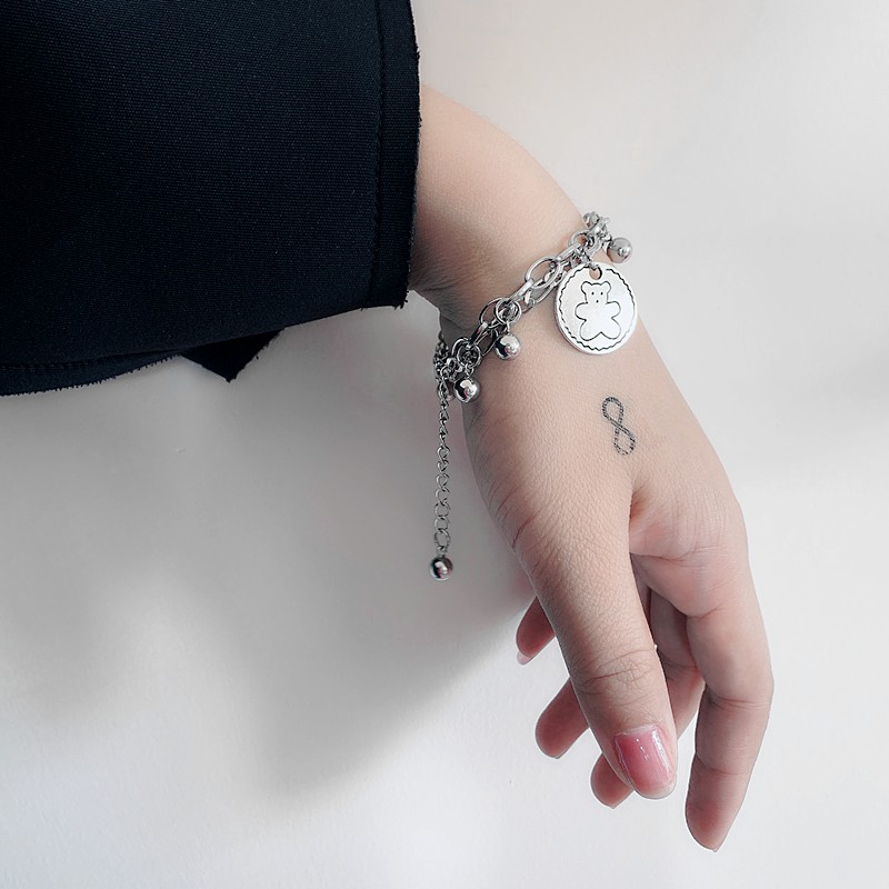 Vòng tay kim loại gắn hình gấu dễ thương C135