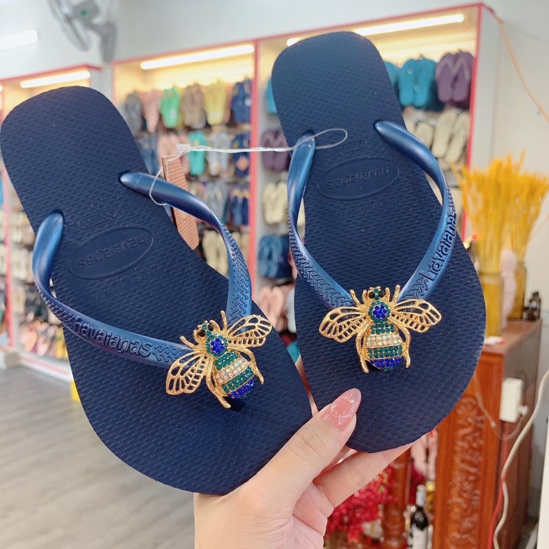 Xanh đen ong nhỏ vàng