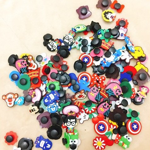 Jibbitz, sticker gắn dép sục cros/satihu (giao ngẫu nhiên)