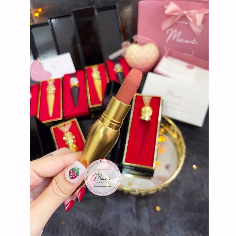 Son thỏi Christian Louboutin