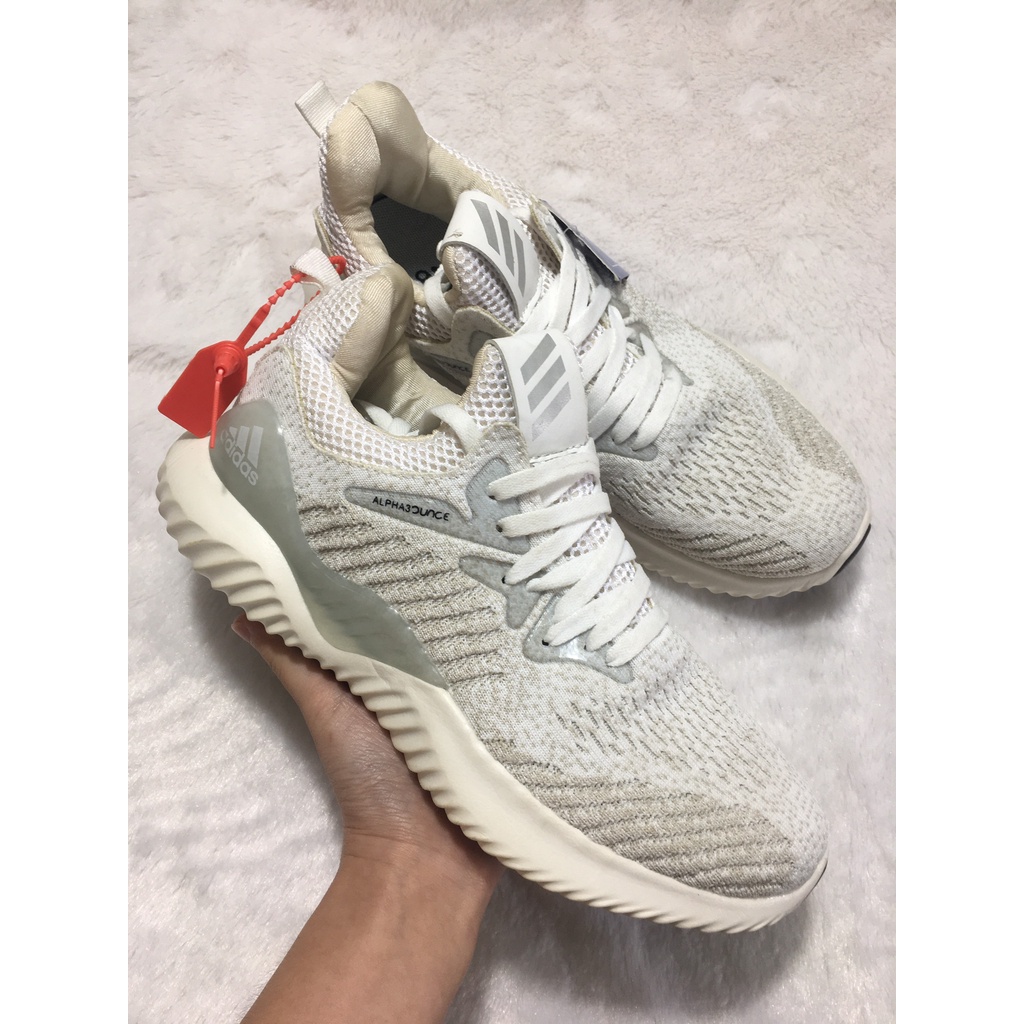 Giày thể thao cột giả dây lẻ size 40-SALE