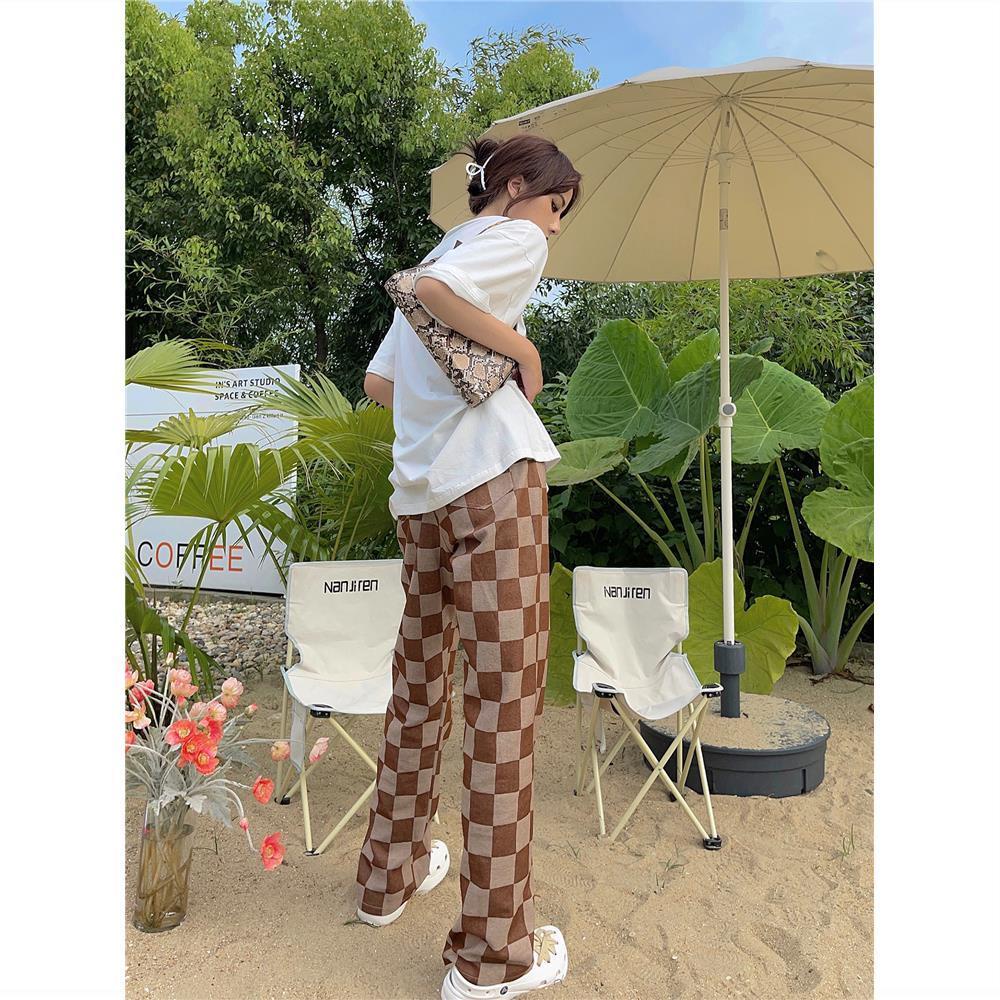 Quần jean ống suông rộng màu sắc sô cô la dành cho nữ