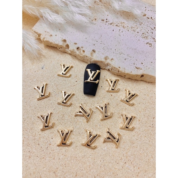 Đá hình đính móng